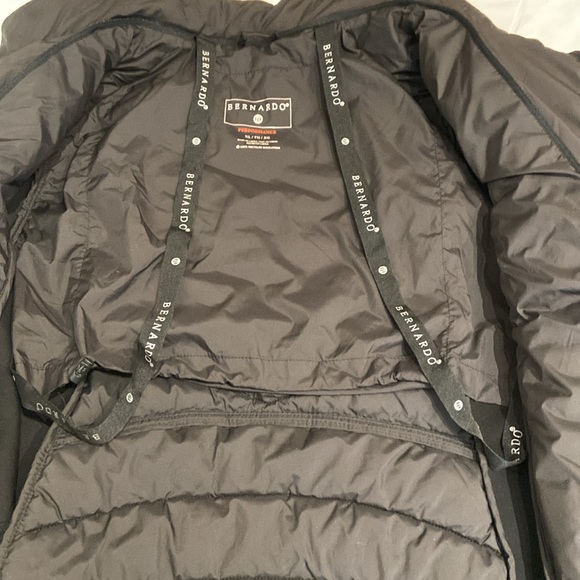 Bernardo Jacket Packable Size XL - Picture 13 of 14